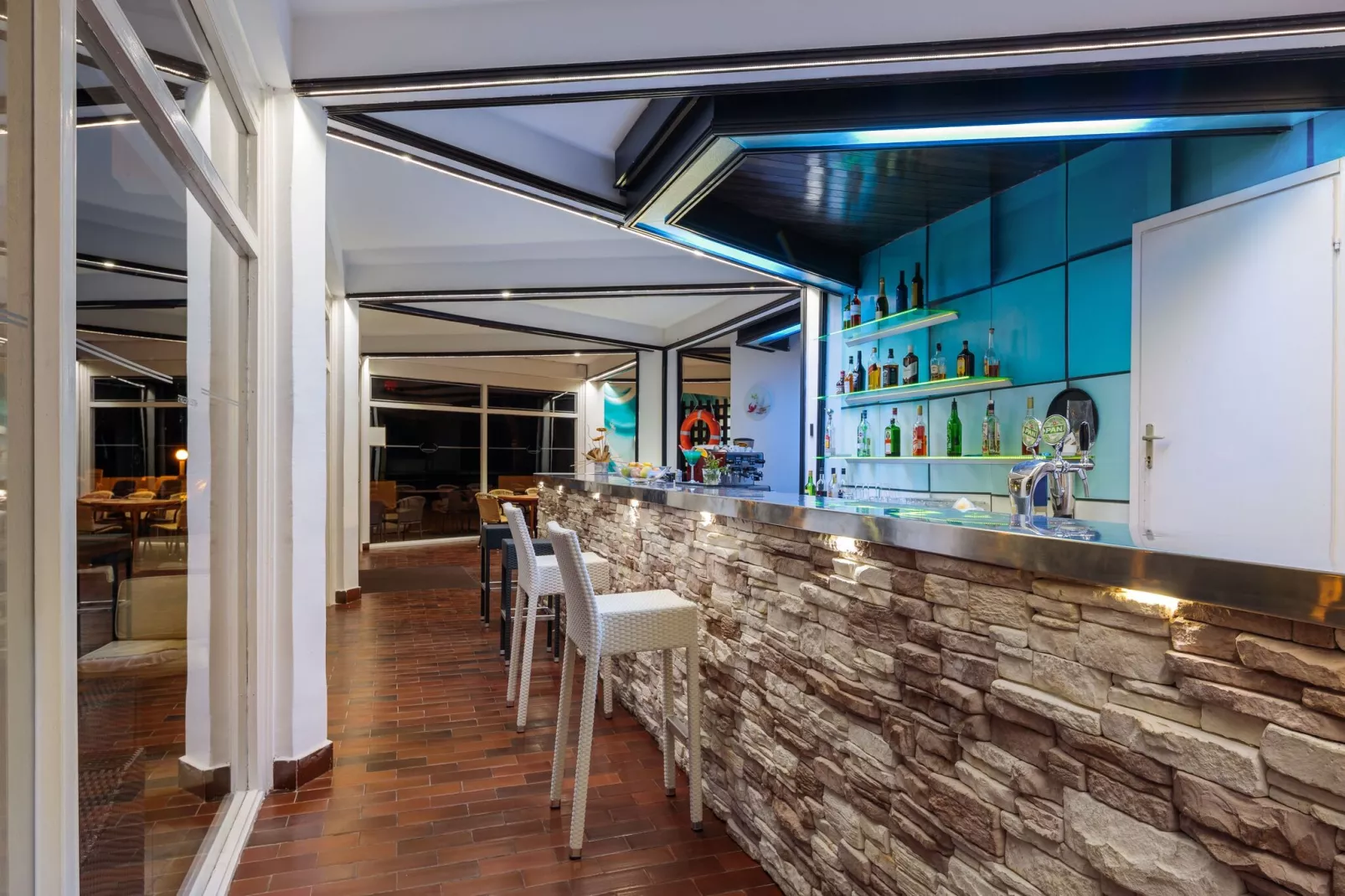 Apartments Fontana Resort Jelsa - Deluxe two bedroom apartment suite 4&2 - 71 qm - 6 Pers