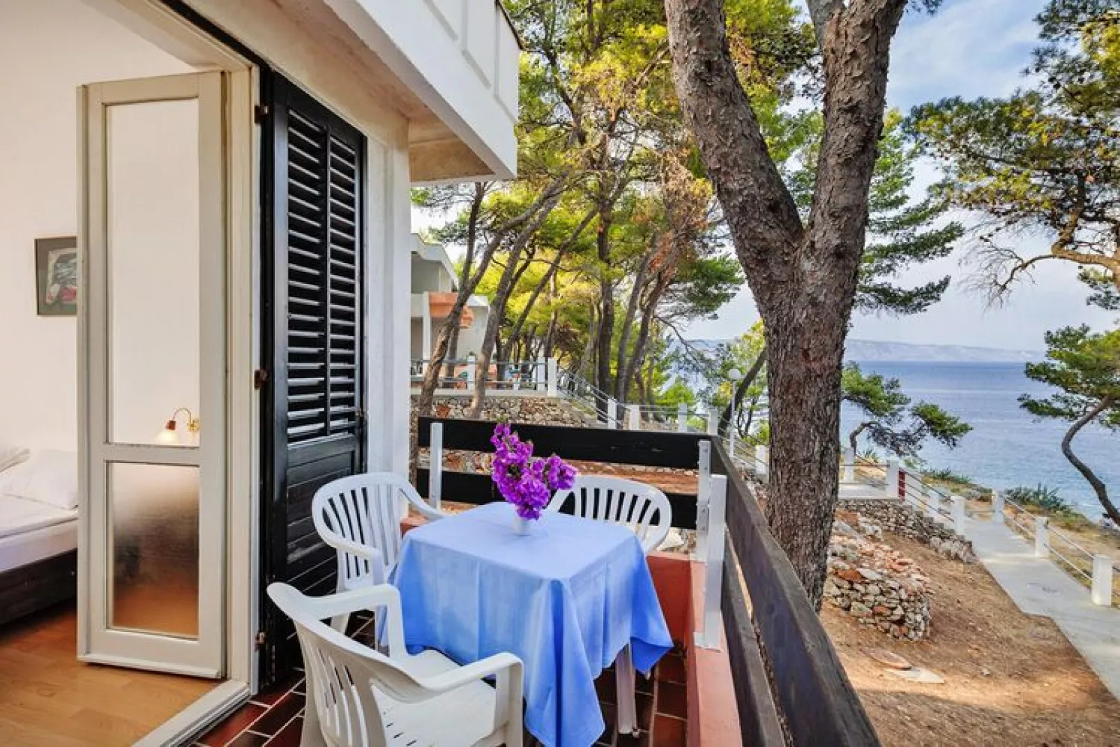 Apartments Fontana Resort Jelsa - Two-bedroom Vintage Apartment 4&2 - 65 qm - 6 Pers-Terras