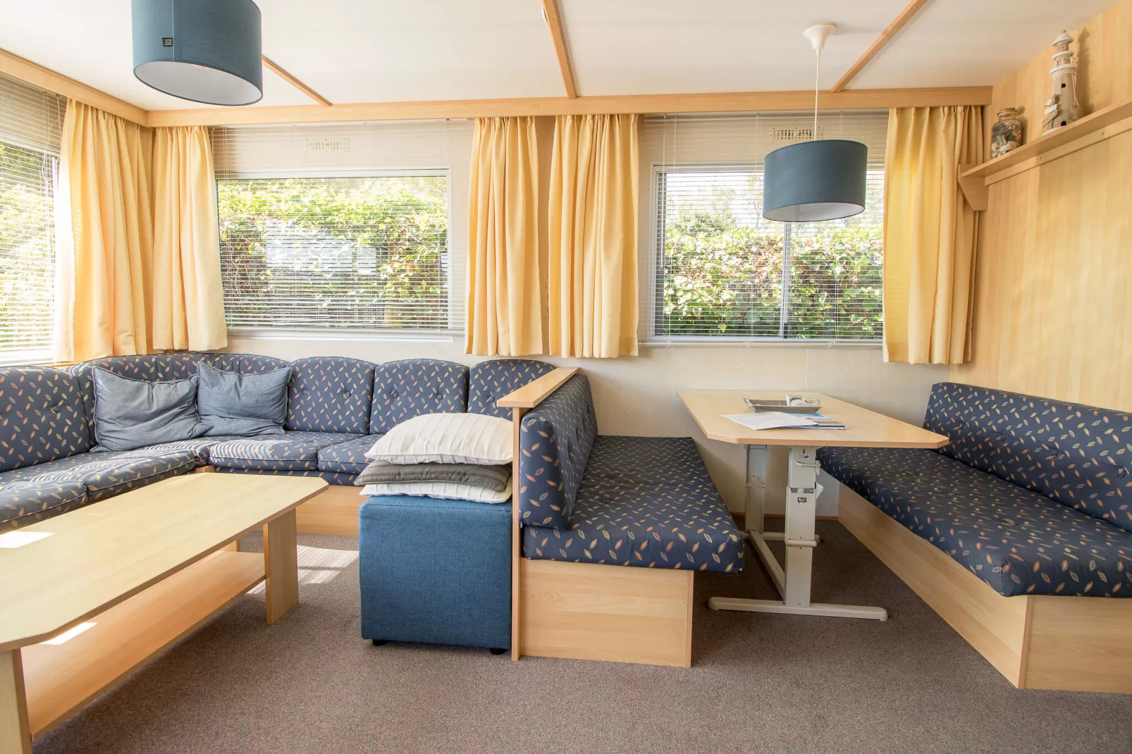 Julianahoeve - Chalet aan zee en duinen-Eetkamer