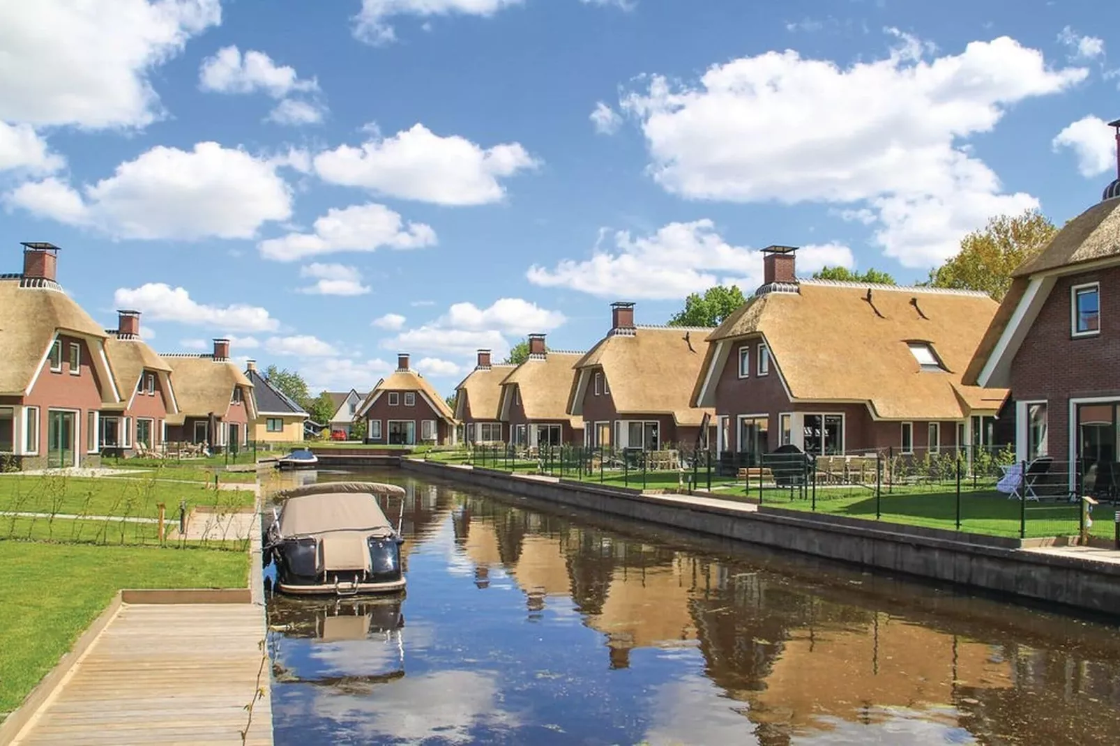 Recreatiepark Idskenhuizen 6-Buitenkant zomer