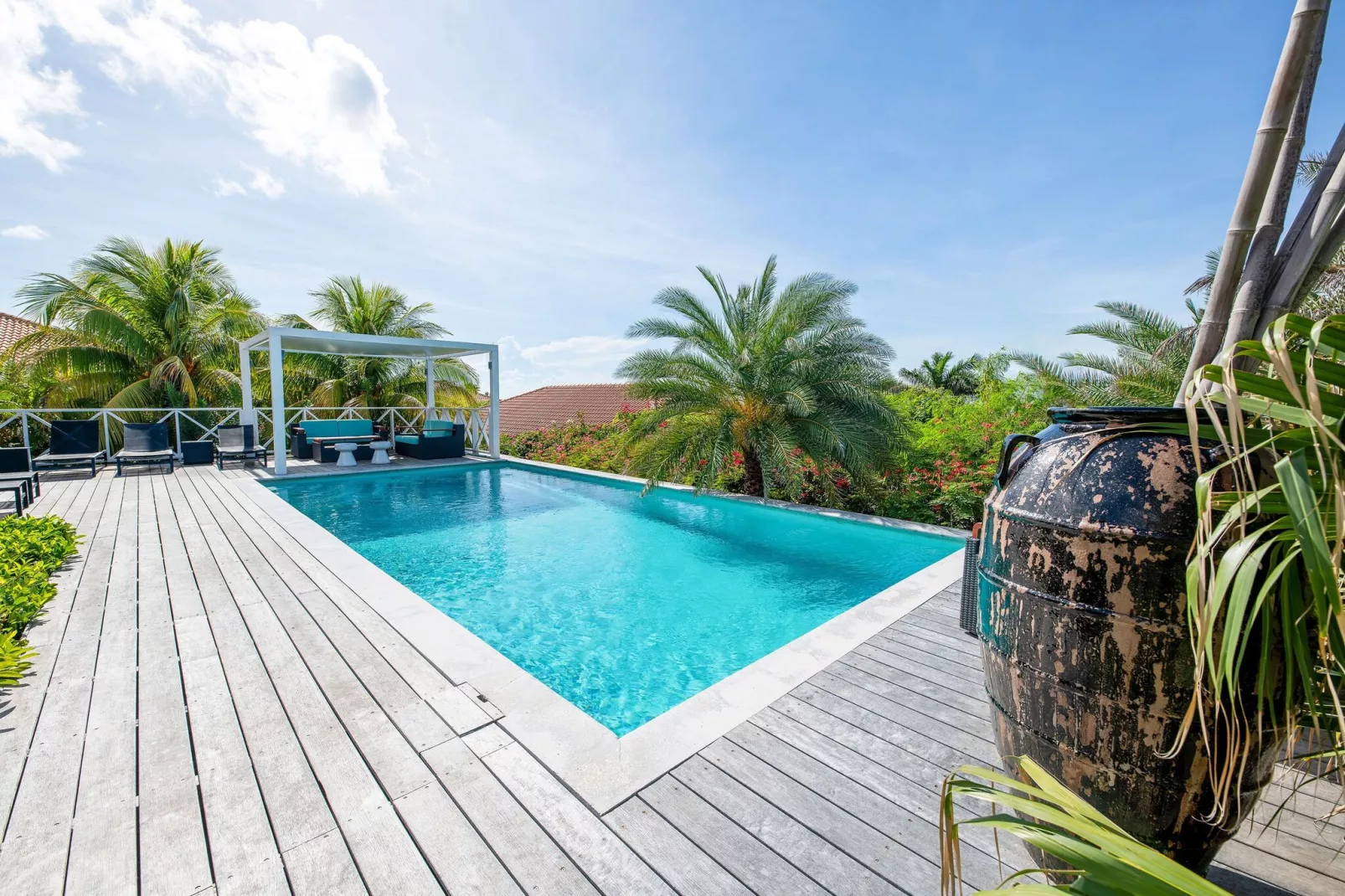 poolofhouse