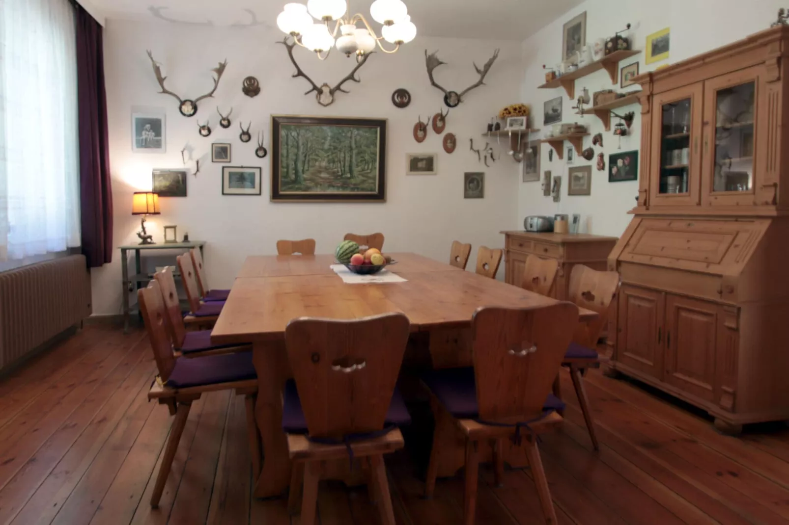 Waldhaus 300 qm-Eetkamer