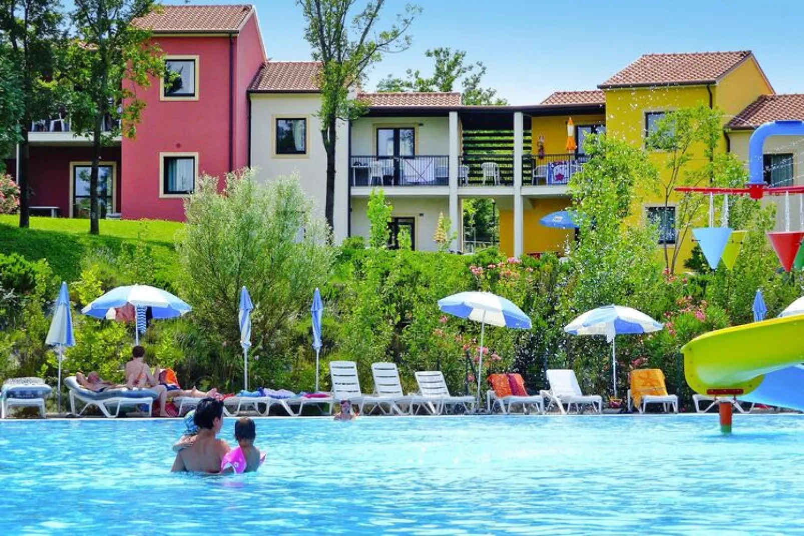 Residence Belvedere Village Castelnuovo del Garda - Trilocale Confort PT-Buitenkant zomer