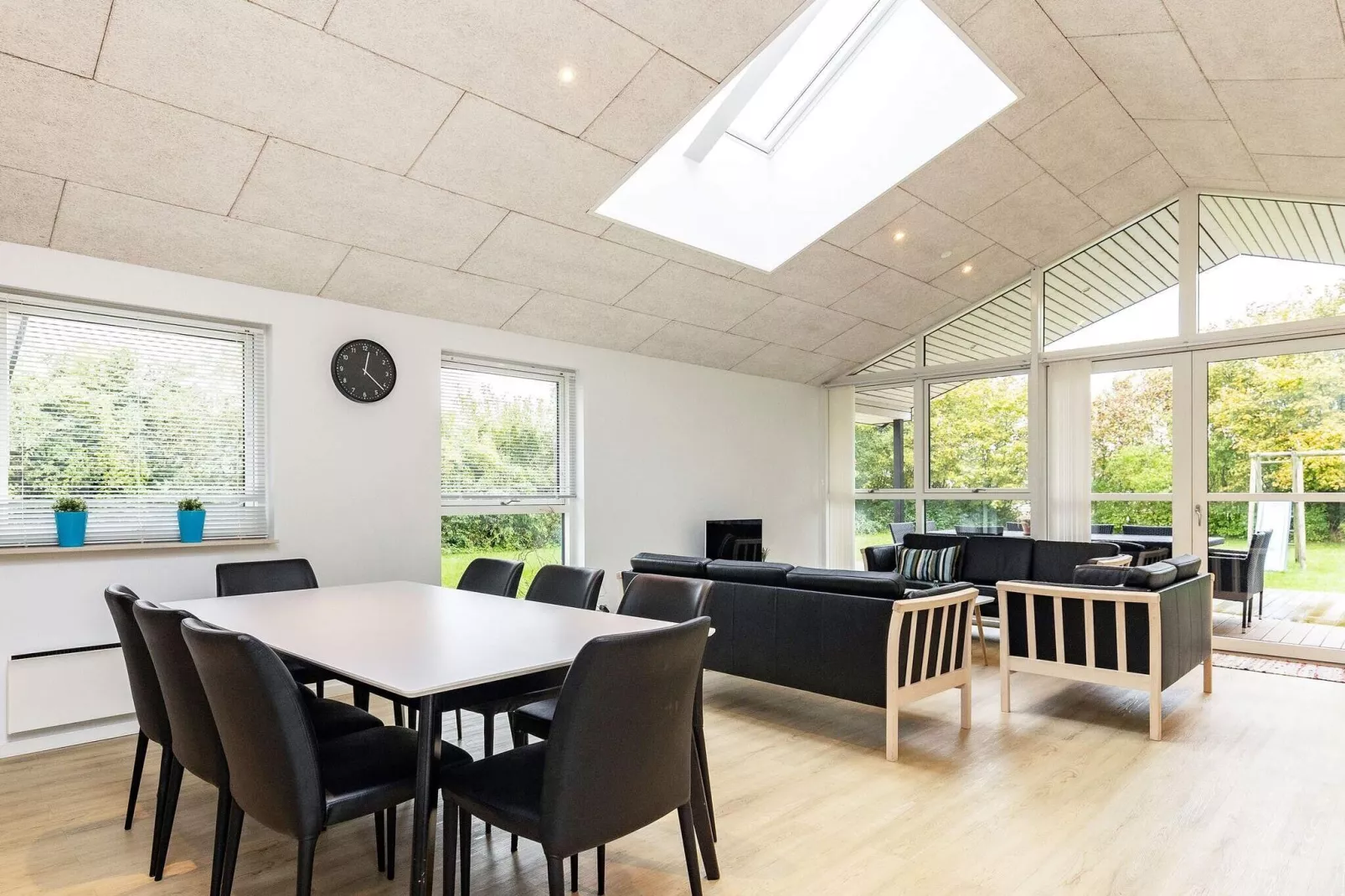 Luxe Spa Retreat bij het strand -- By Traum Ferienwohnungen-Binnen