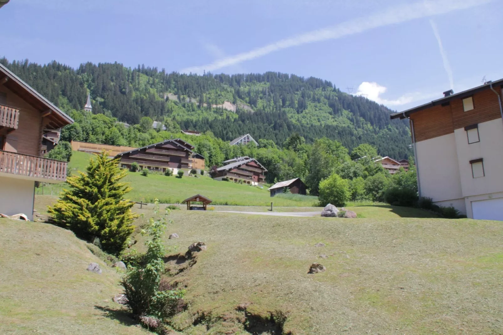 Moderne vakantiehuis in Châtel met balkon-Gebieden zomer 1km