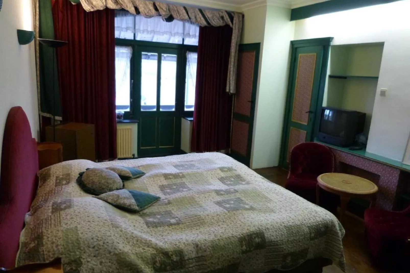 Domaine Le Ry d'Ave-Slaapkamer