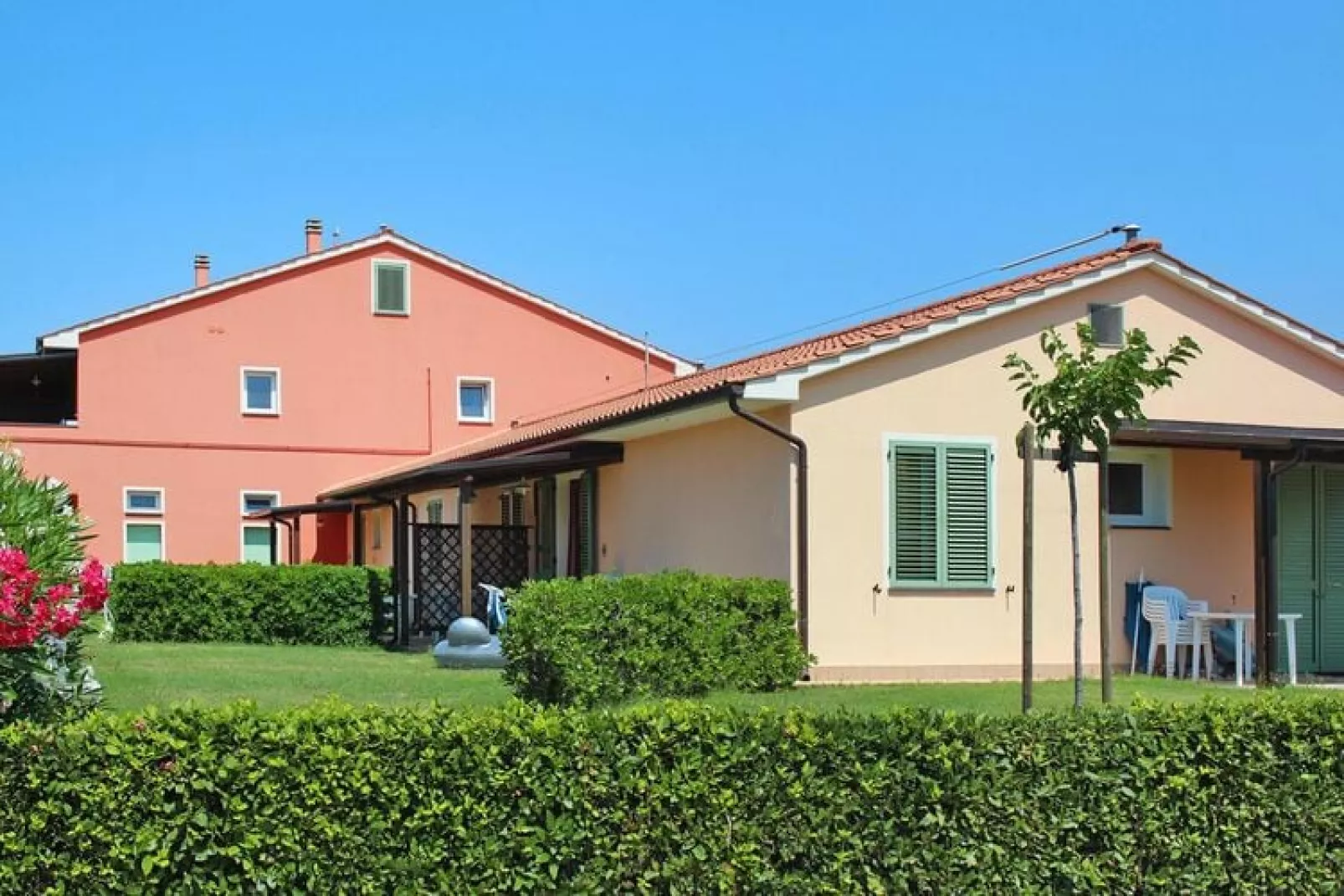 Holiday residence Rosa dei Venti Type Bilocale 3 piano terra grecale-Buitenkant zomer