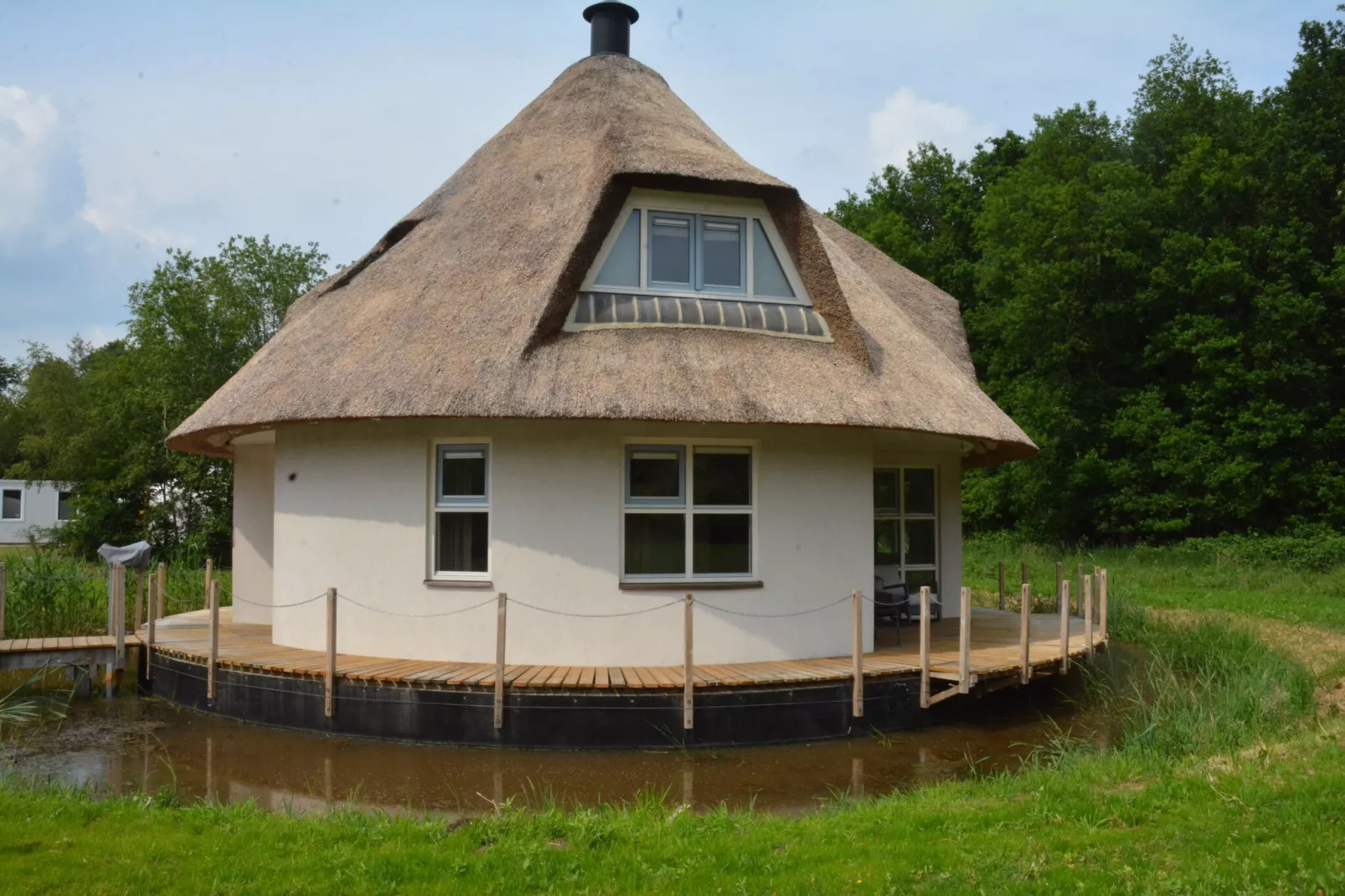 Villa Zonnewijzer-Buitenkant zomer
