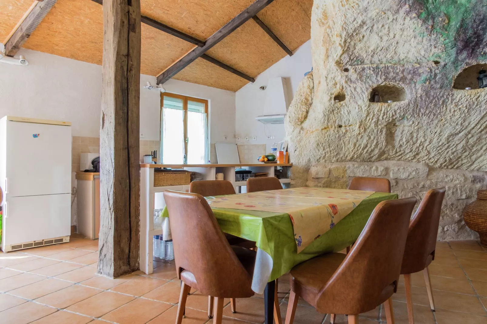 Maison troglodyte - La Tour-Eetkamer