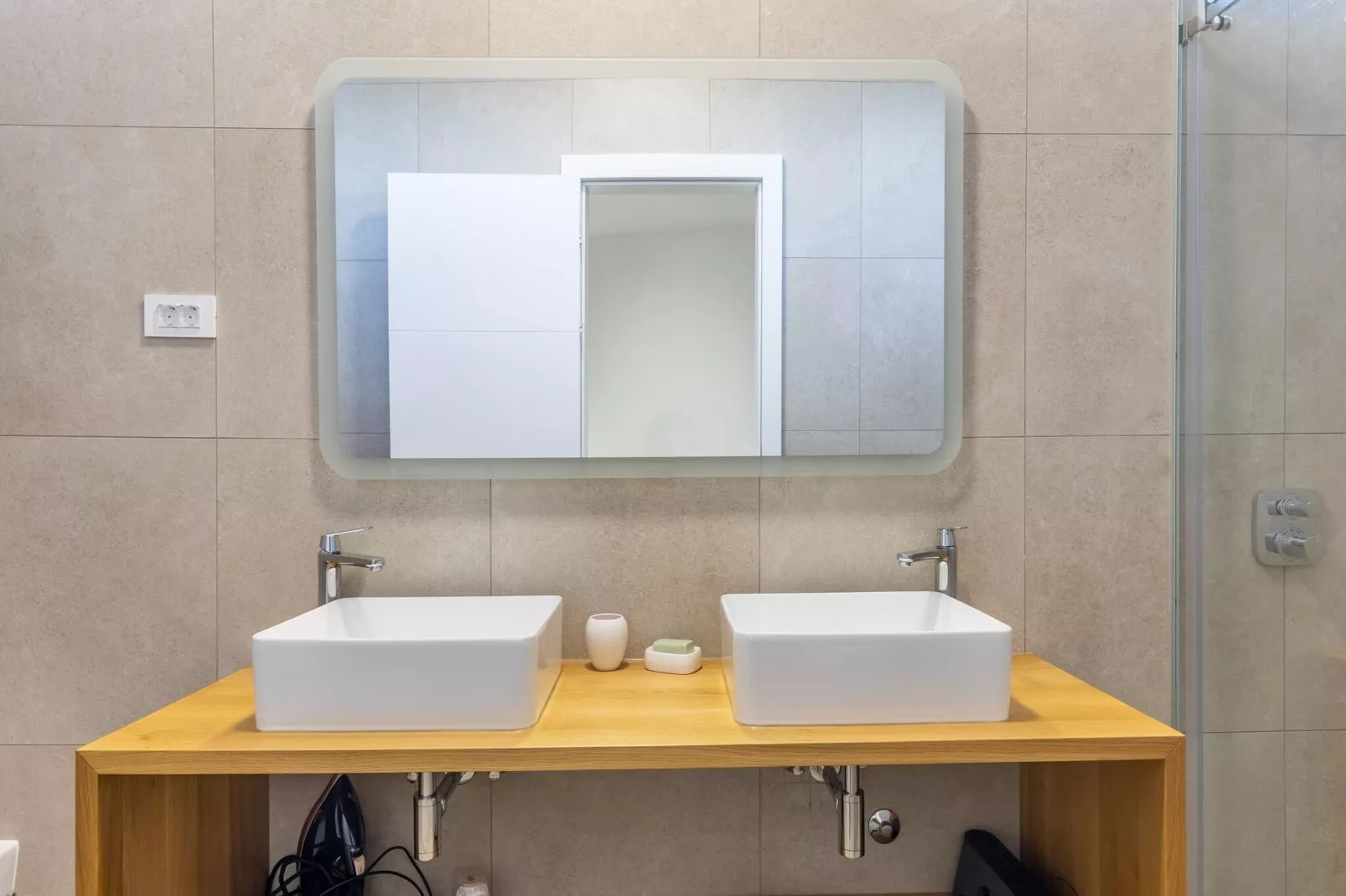 Vakantiehuis in Bilice met zwembad - Badkamer