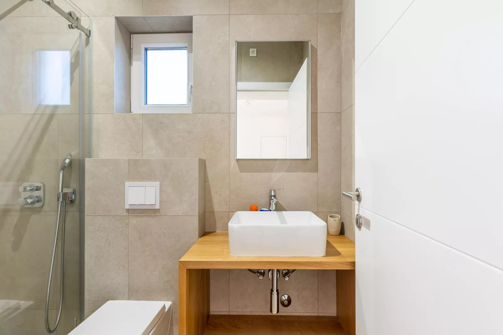 Vakantiehuis in Bilice met zwembad - Badkamer
