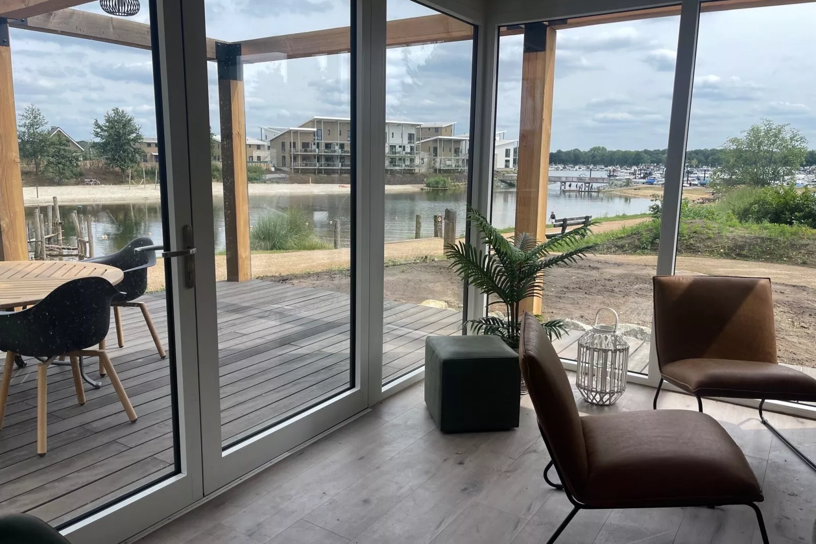 Vakantiepark Leukermeer 8-Woonkamer
