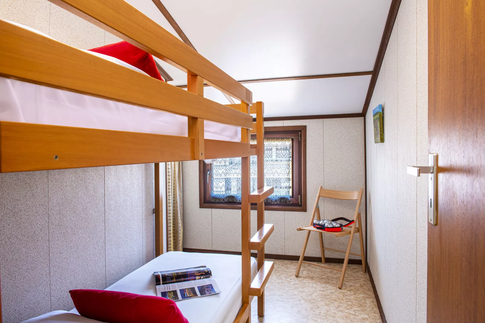 Domaine Les Tamaris et Les Portes du Soleil Portiragnes // Maison standard 3 chambres 7 pers-Slaapkamer