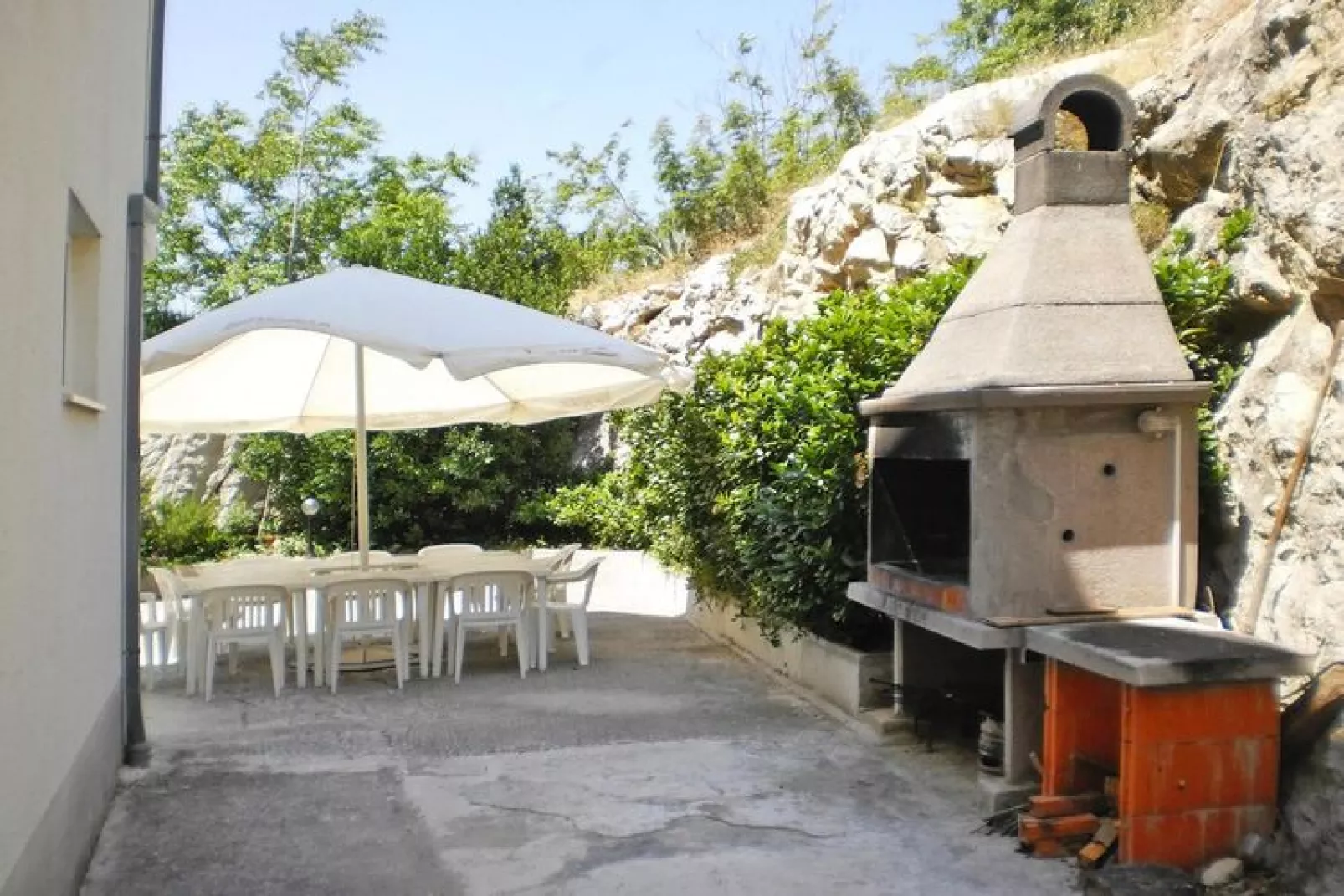 Apartments im Haus Ivan, Omis-A3 (S2+1)-Buitenkant zomer