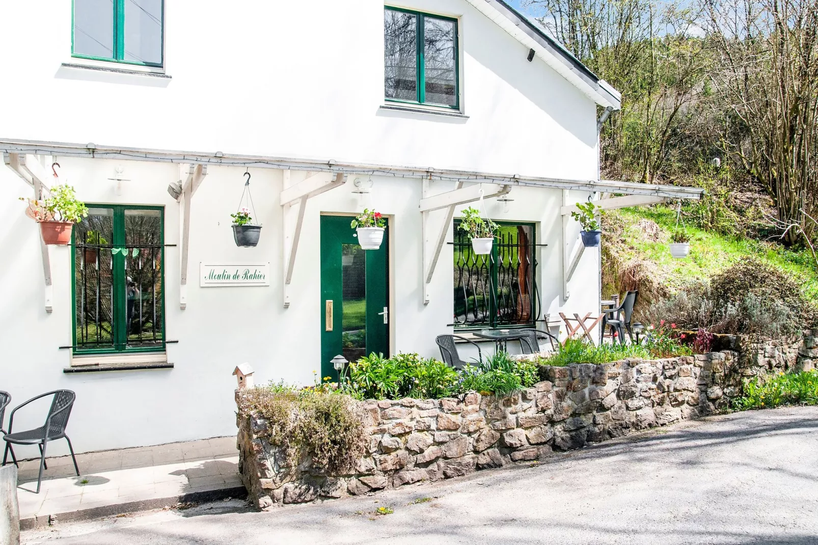 Superbe habitation pour 4 adultes-Buitenkant zomer