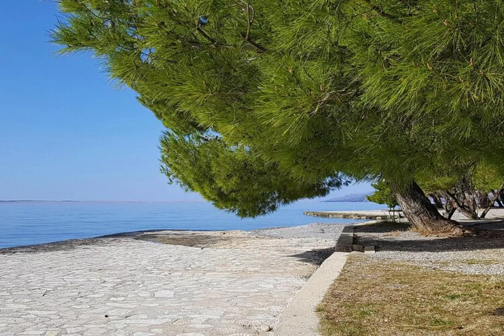 Caravanpark Paklenica in Starigrad Paklenica - Mobile home Dalmacija 30 qm for 6 pers-Waterzicht