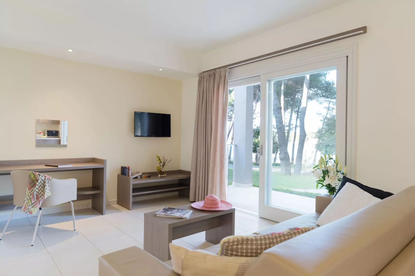 Residence Premium Crvena Luka Family Apartment 88 qm Park view-Woonkamer