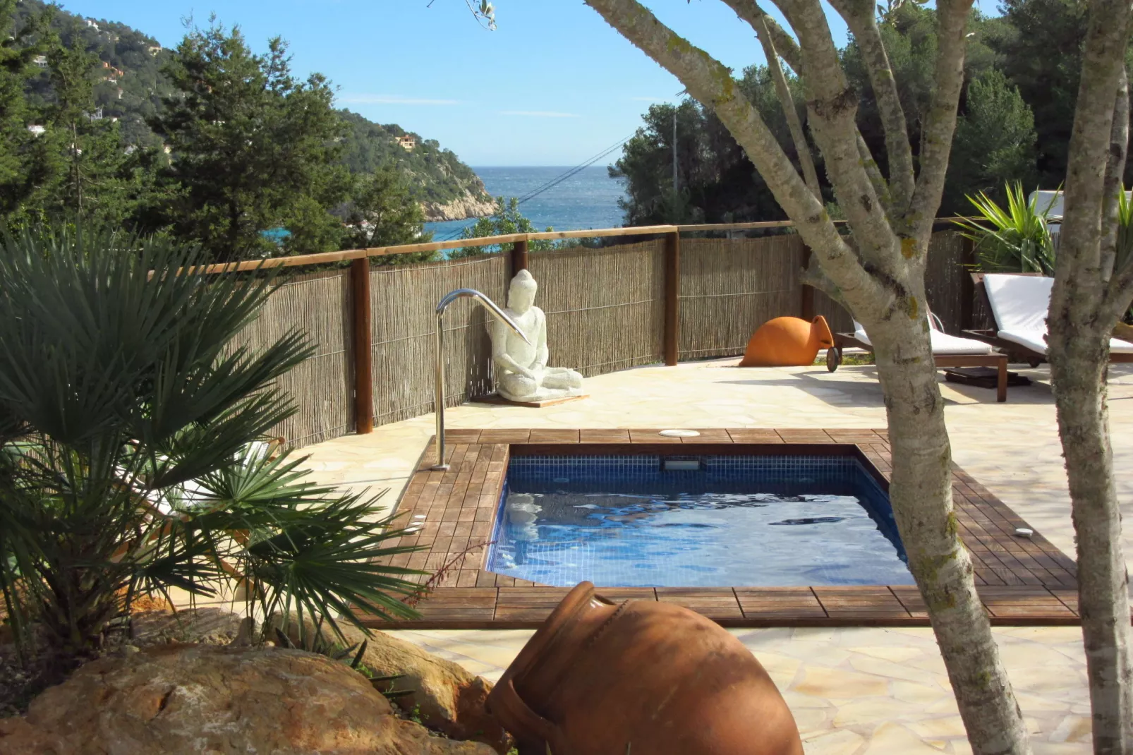 Casa Jacuzzi-Buitenkant zomer