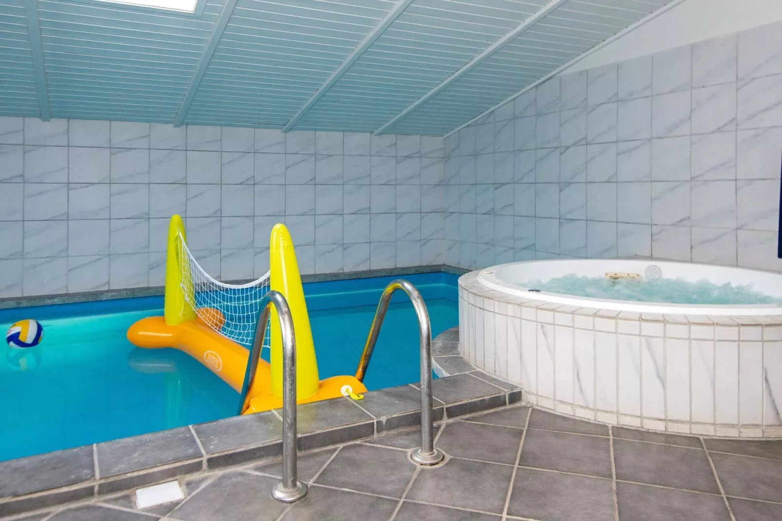 Luxe retraite met zwembad -- By Traum Ferienwohnungen-Zwembad