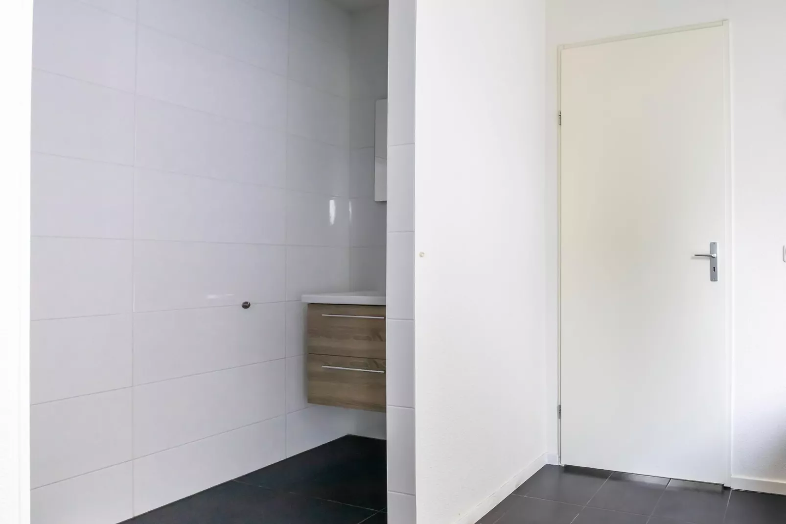 Villa Black & White Harderwijk 209-Badkamer