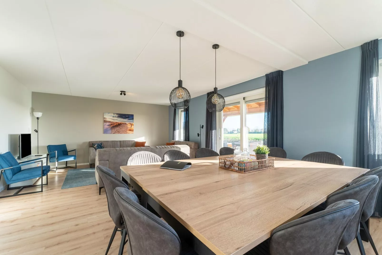 De Roodborst Huis Nr 31-Eetkamer