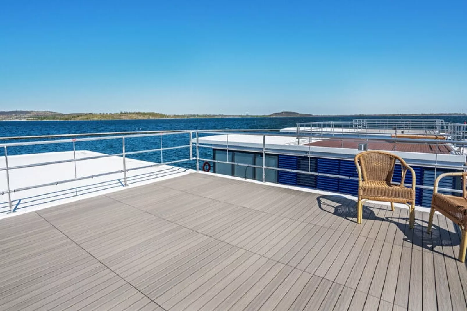 Floating 44 - LP 6 / 4 Personen-Terrasbalkon