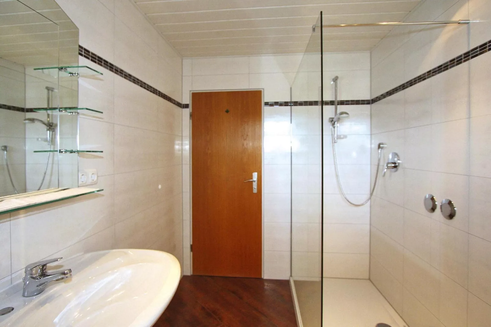 Toni Apartment 4 - 42 qm-Badkamer