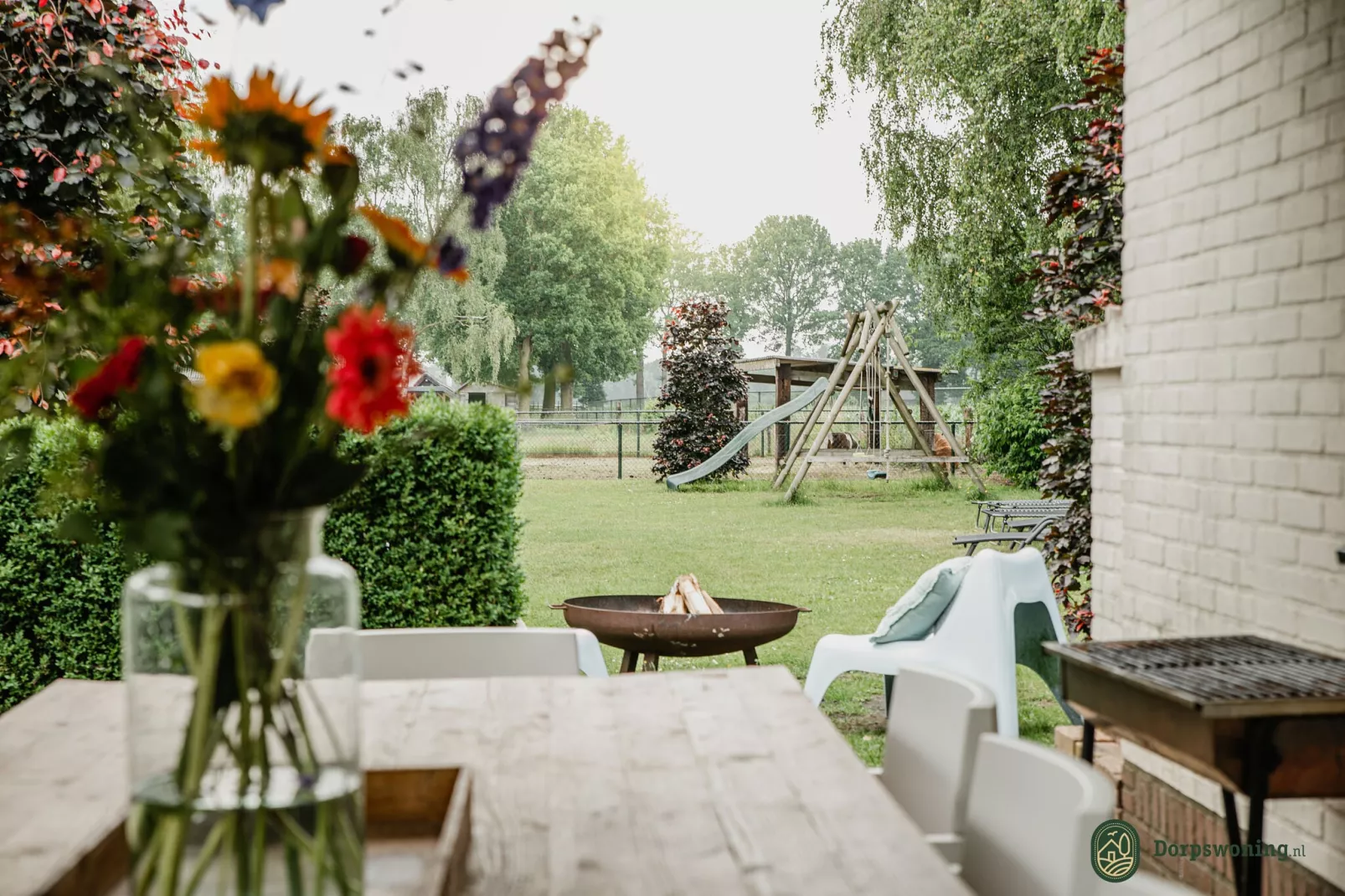 Dorpswoning Het Landelijke-Tuinen zomer