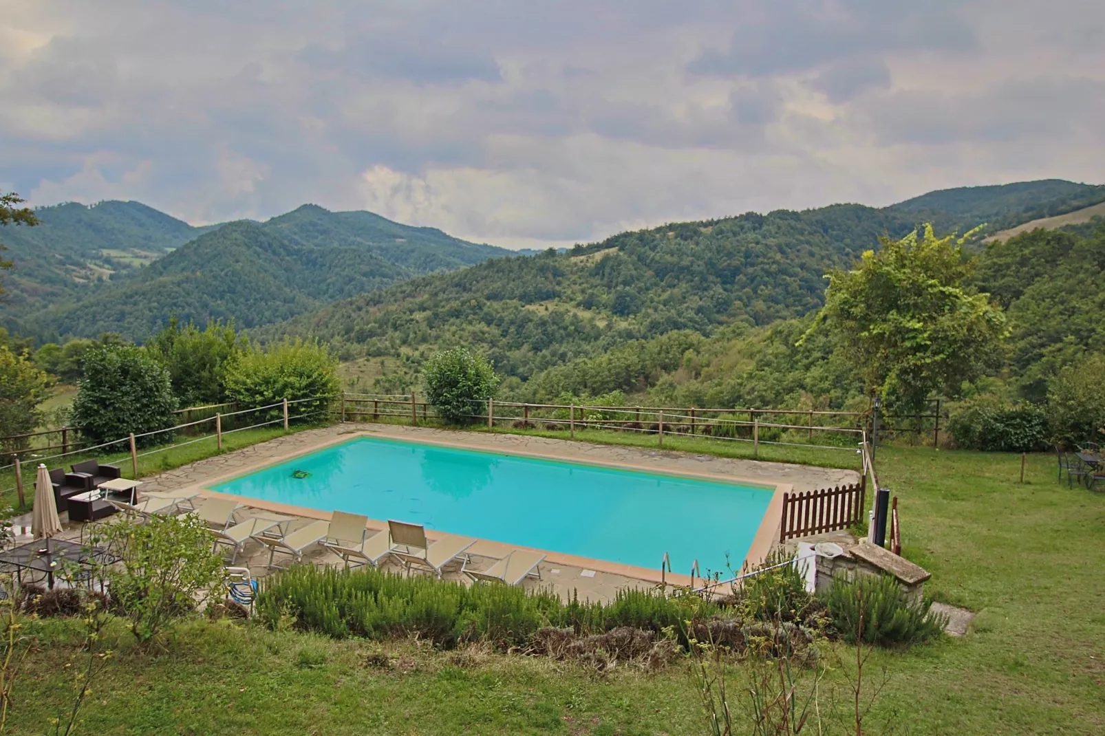 Nicchio di Rosa- Cerro Vecchio-Zwembad