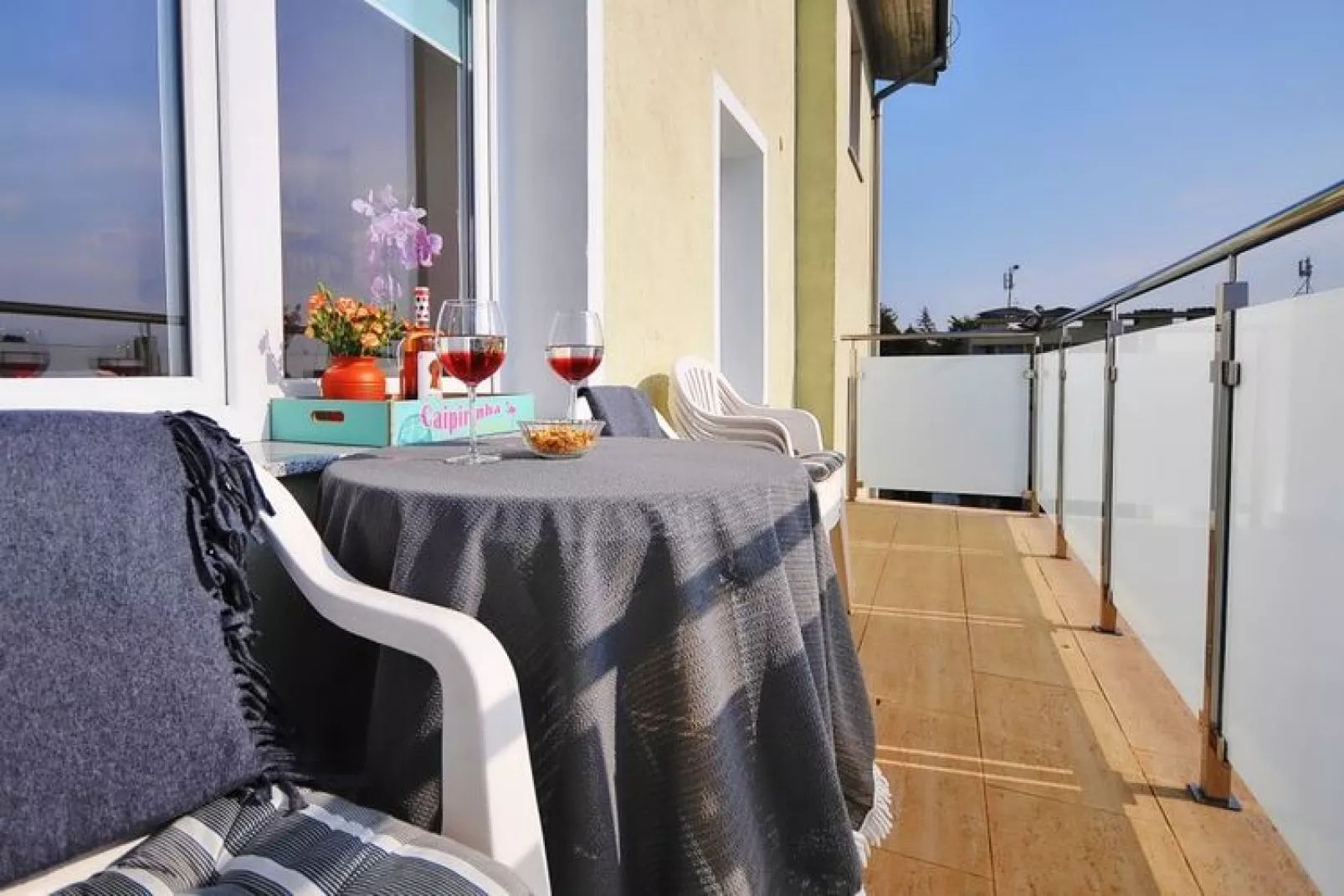 Apartament nr 6 65 qmUstronie Morskie-Terrasbalkon