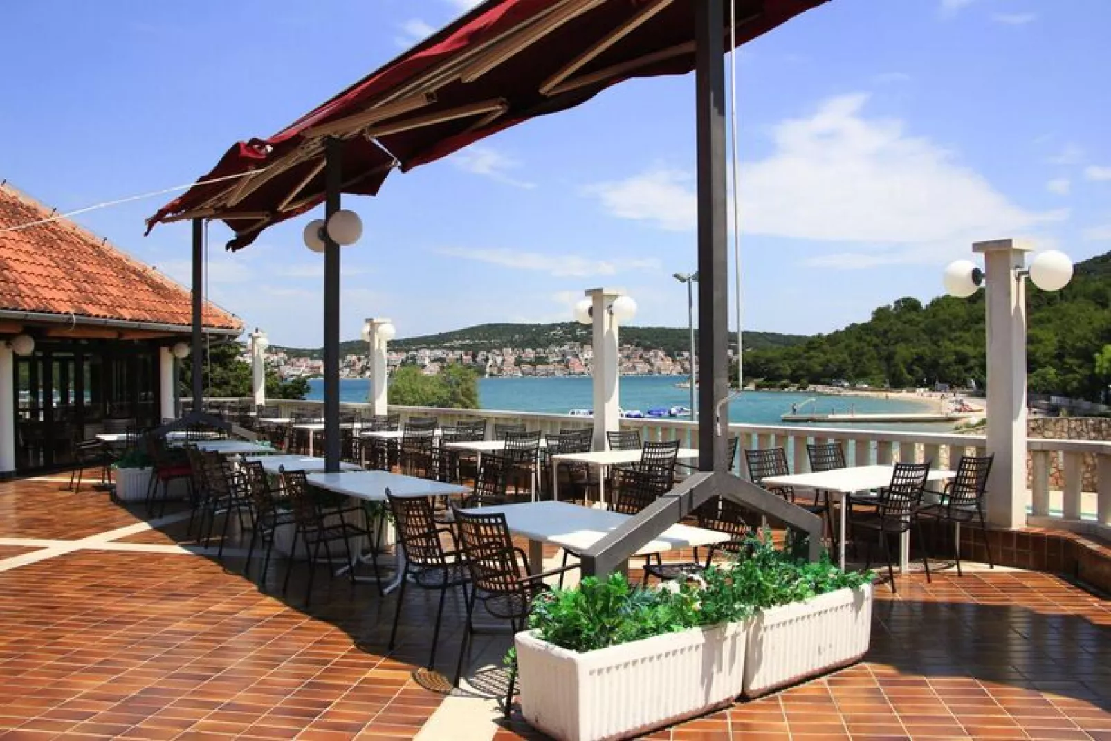 Holiday resort Jezera Village, Jezera-2-Raum-App., B2+2 New, ca. 36 qm, für 4 Pers.-Terras