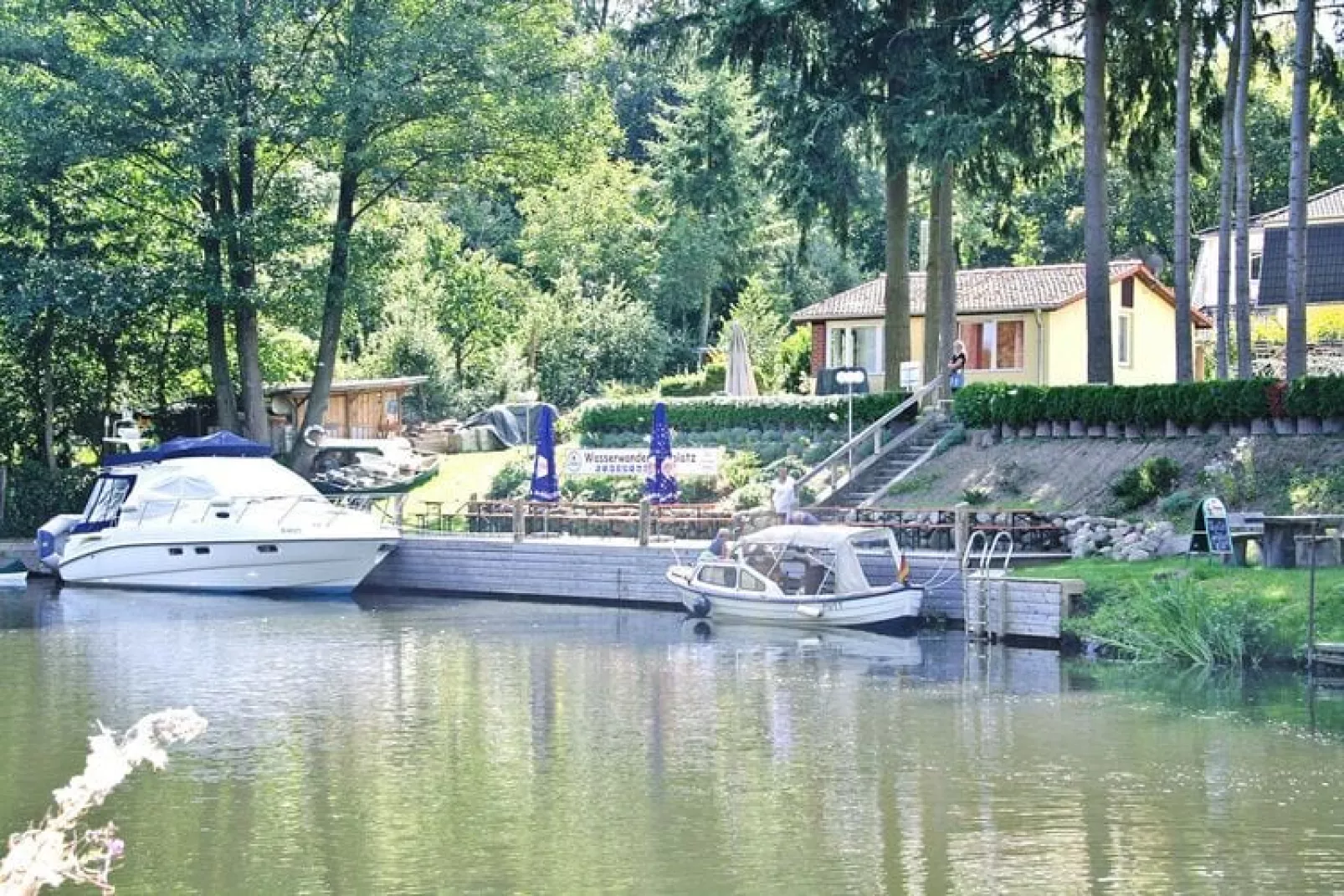 Ferienhaus Vieting direkt am Eldeufer in Parchim-Waterzicht