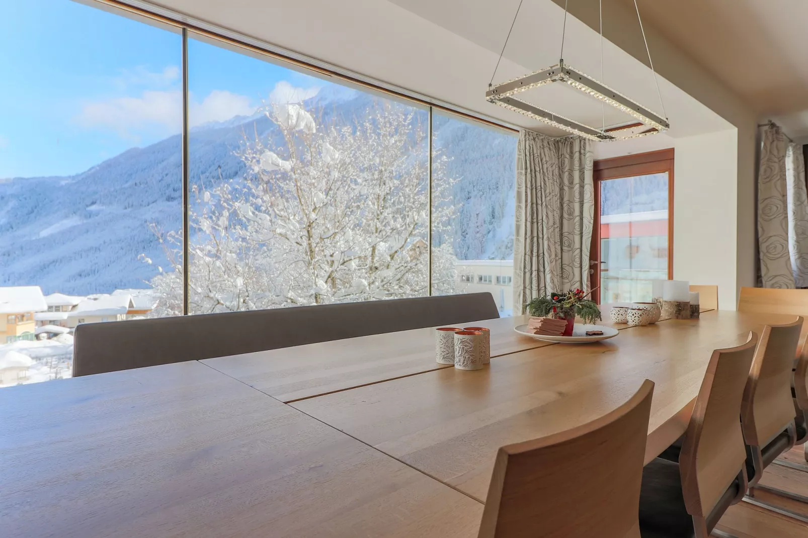 Haus Marigold / 16 pax-Eetkamer