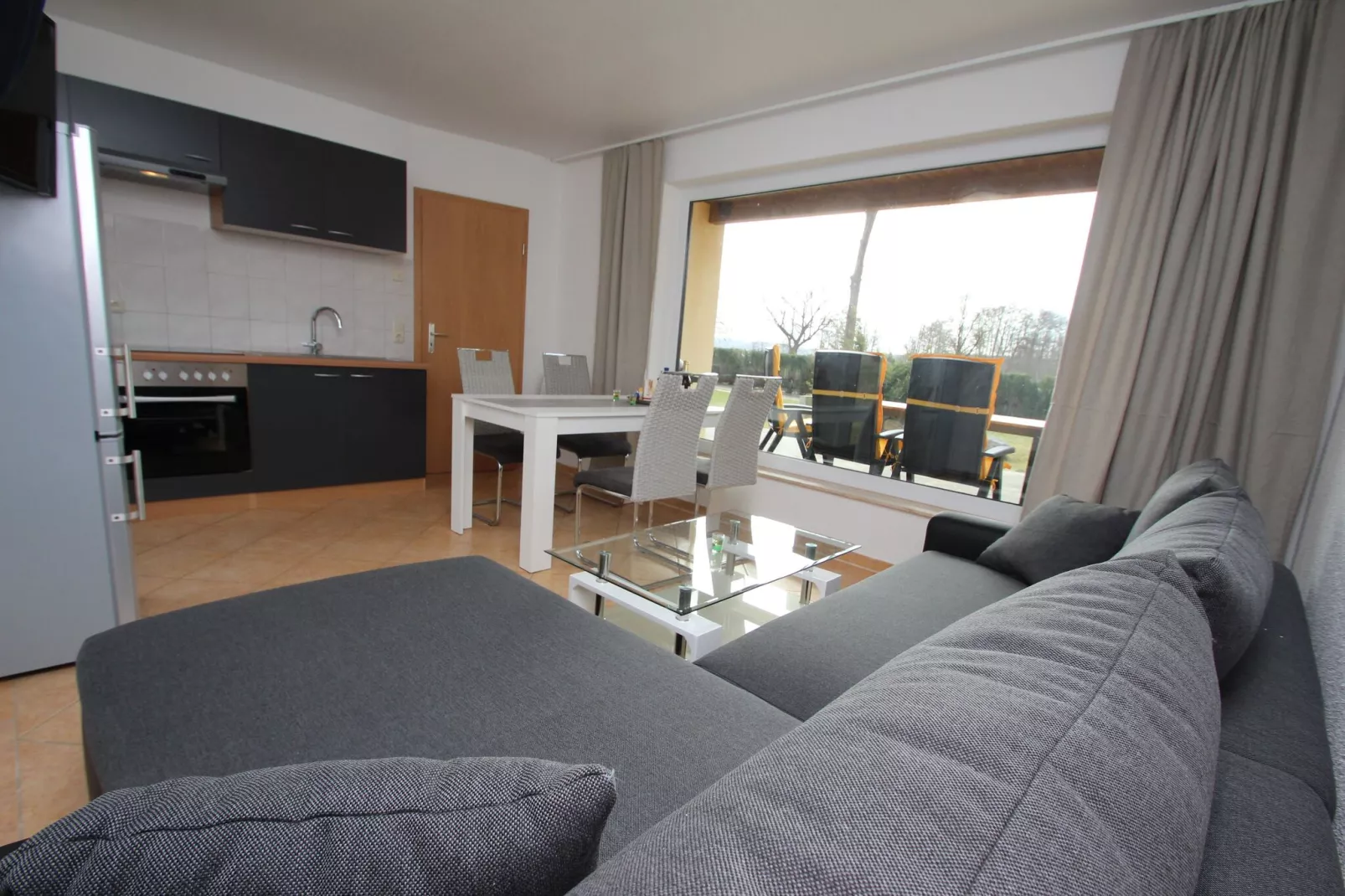Reihenbungalow Nr 10 / Belegung 4 Personen-Woonkamer