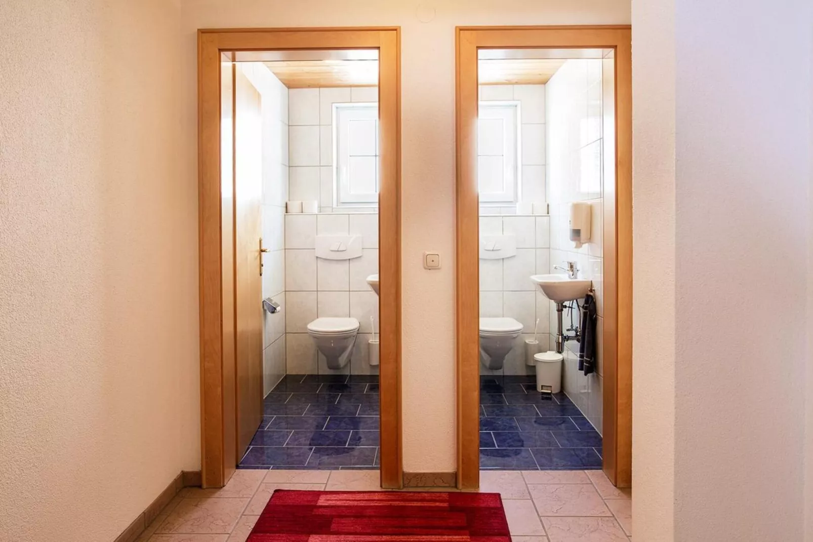 Karin Unten 8PAX-Badkamer