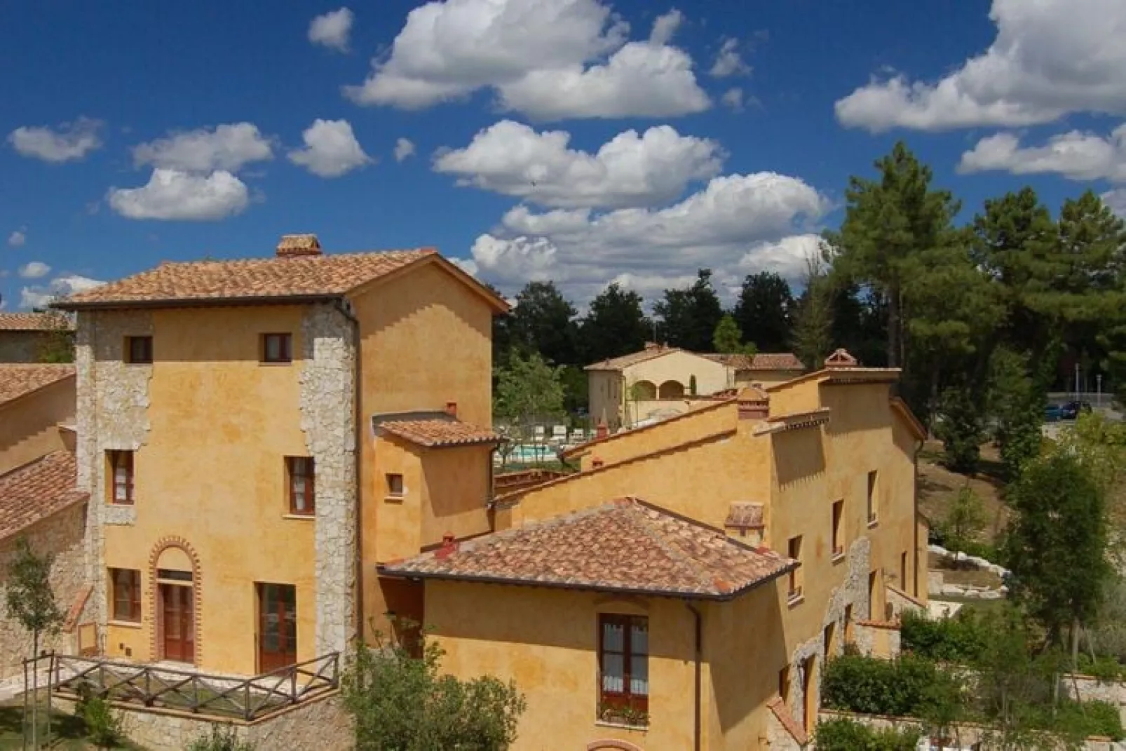 Il Torrino del Borgo-Buitenkant zomer