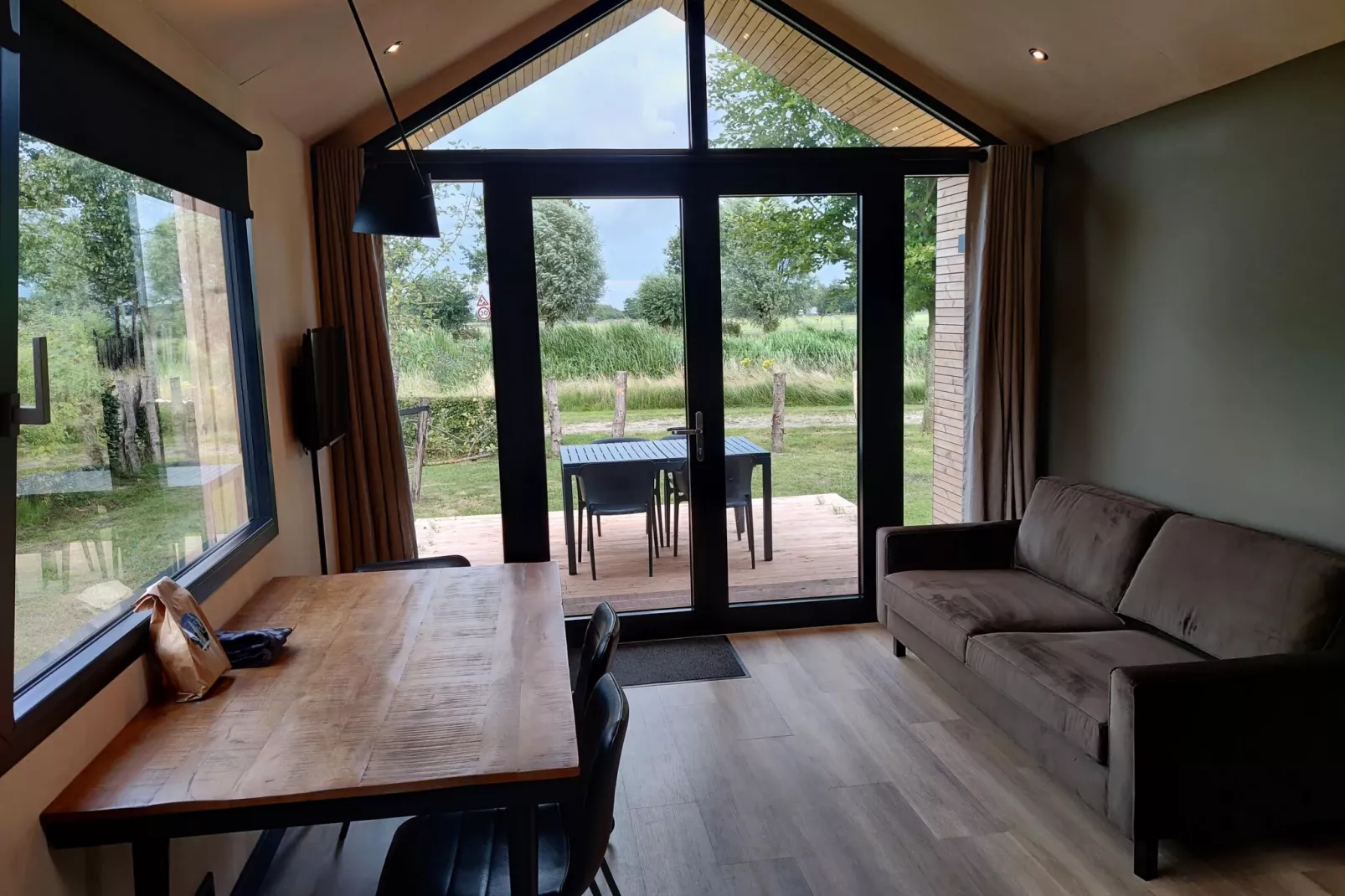 Vakantiepark Eigen Wijze 12-Woonkamer