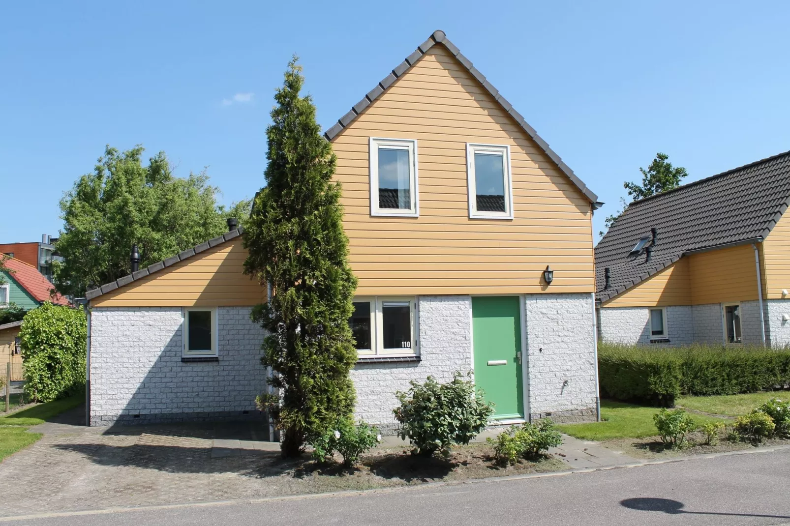 Villapark De Oesterbaai 110-Buitenkant zomer