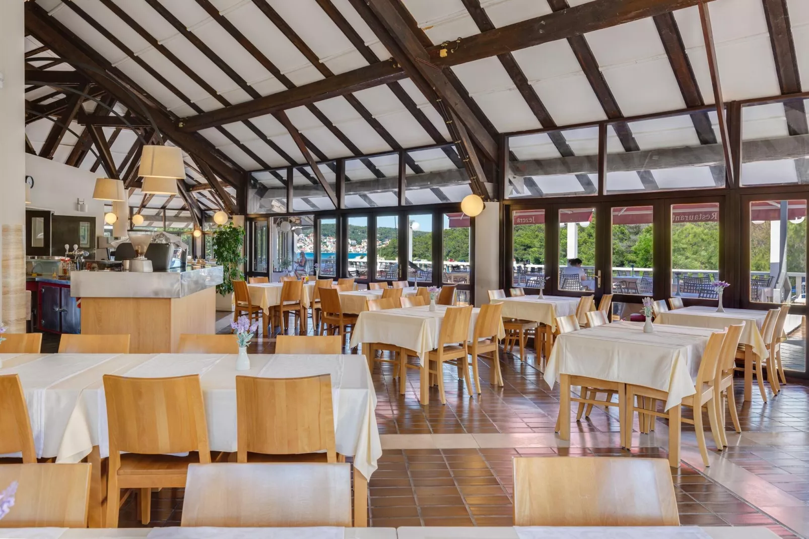 Holiday resort Jezera Village, Jezera-3-Raum-App., C4+2, ca. 45 qm, für 6 Pers.-Parkfaciliteiten
