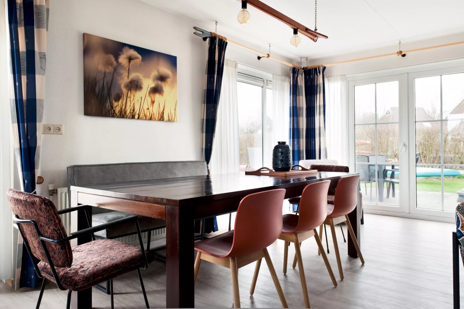 Grand Fisker Wellness de luxe met sauna buitenspa & sloep seizoensgebonden-Eetkamer