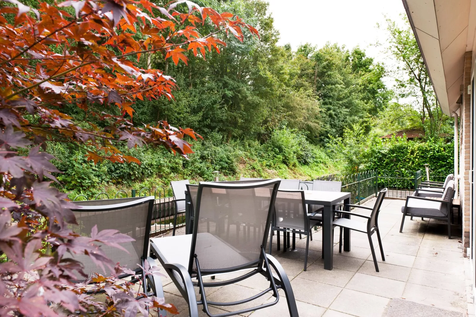 Grand Fisker Wellness de luxe met sauna buitenspa & sloep seizoensgebonden-Tuinen zomer