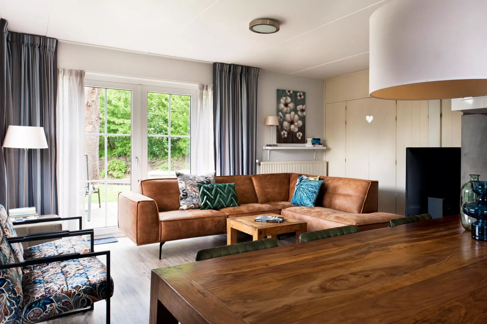 Wiid Wellness de luxe met sauna & buitenspa-Woonkamer