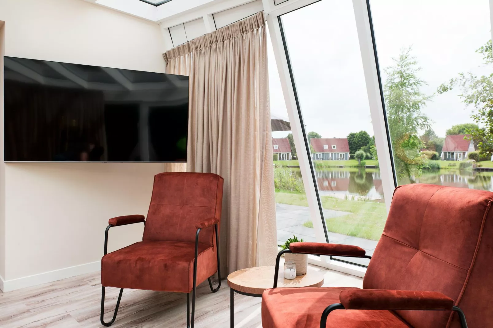 8 pers Metbroekhuis Wellness de luxe met sauna & buitenspa-Woonkamer