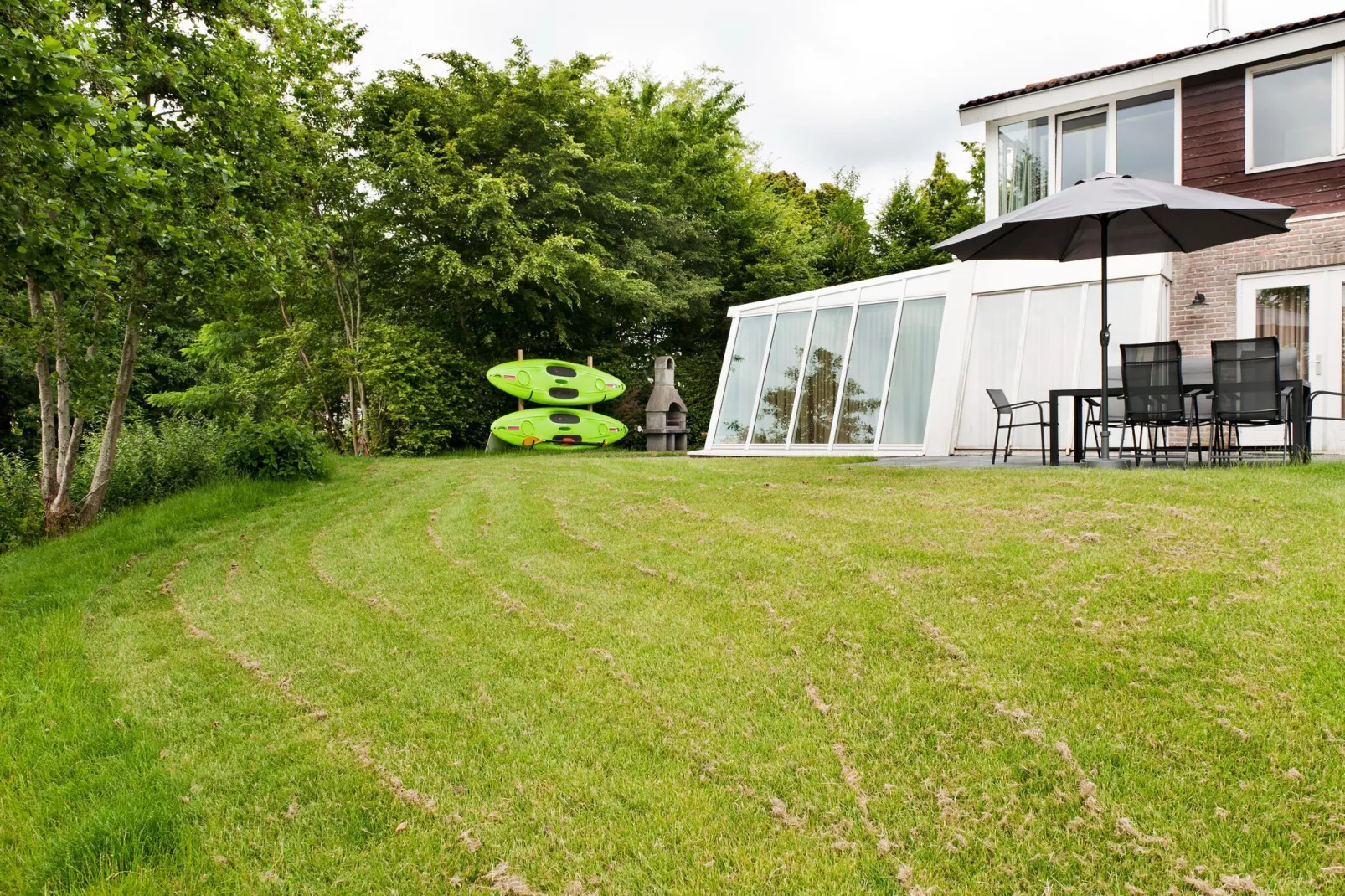 8 pers Metbroekhuis Wellness de luxe met sauna & buitenspa-Buitenkant zomer