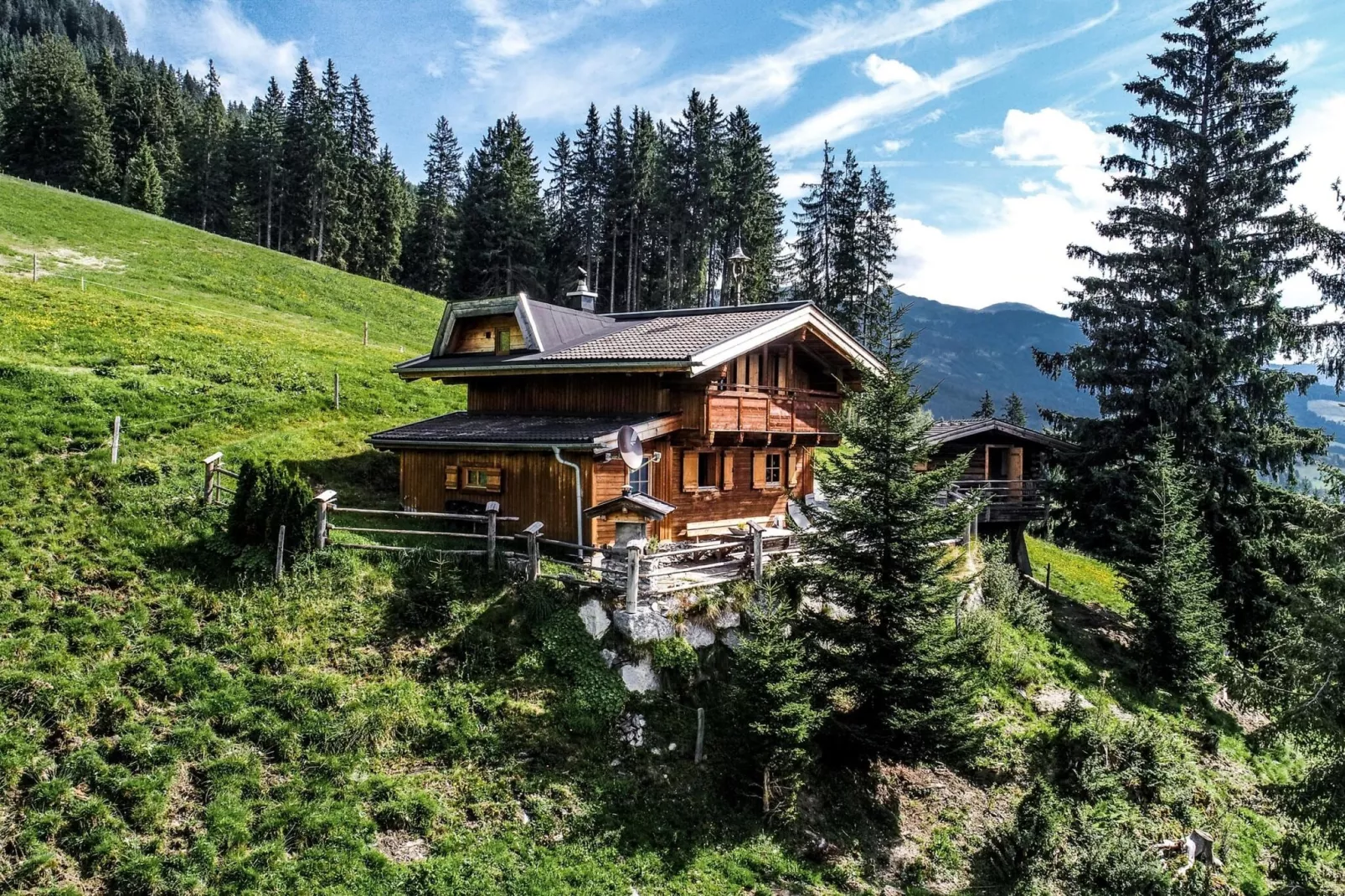 Stiermoos Hütte-Buitenkant zomer