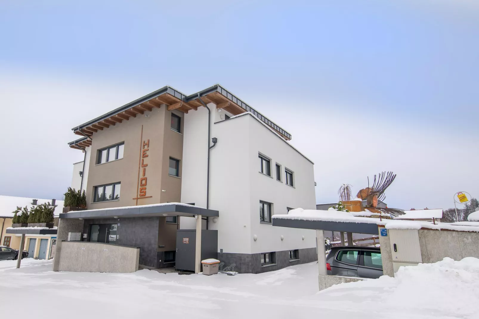 Helios Appartements-Buitenkant zomer