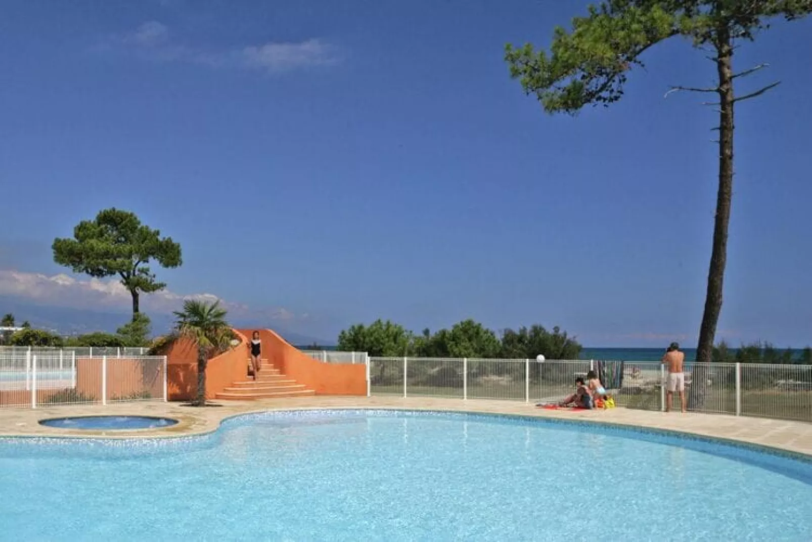 Residence Cala Bianca Borgo-Plage // 2 pcs cabine / T2 Cab 32 à 35 m2-Zwembad