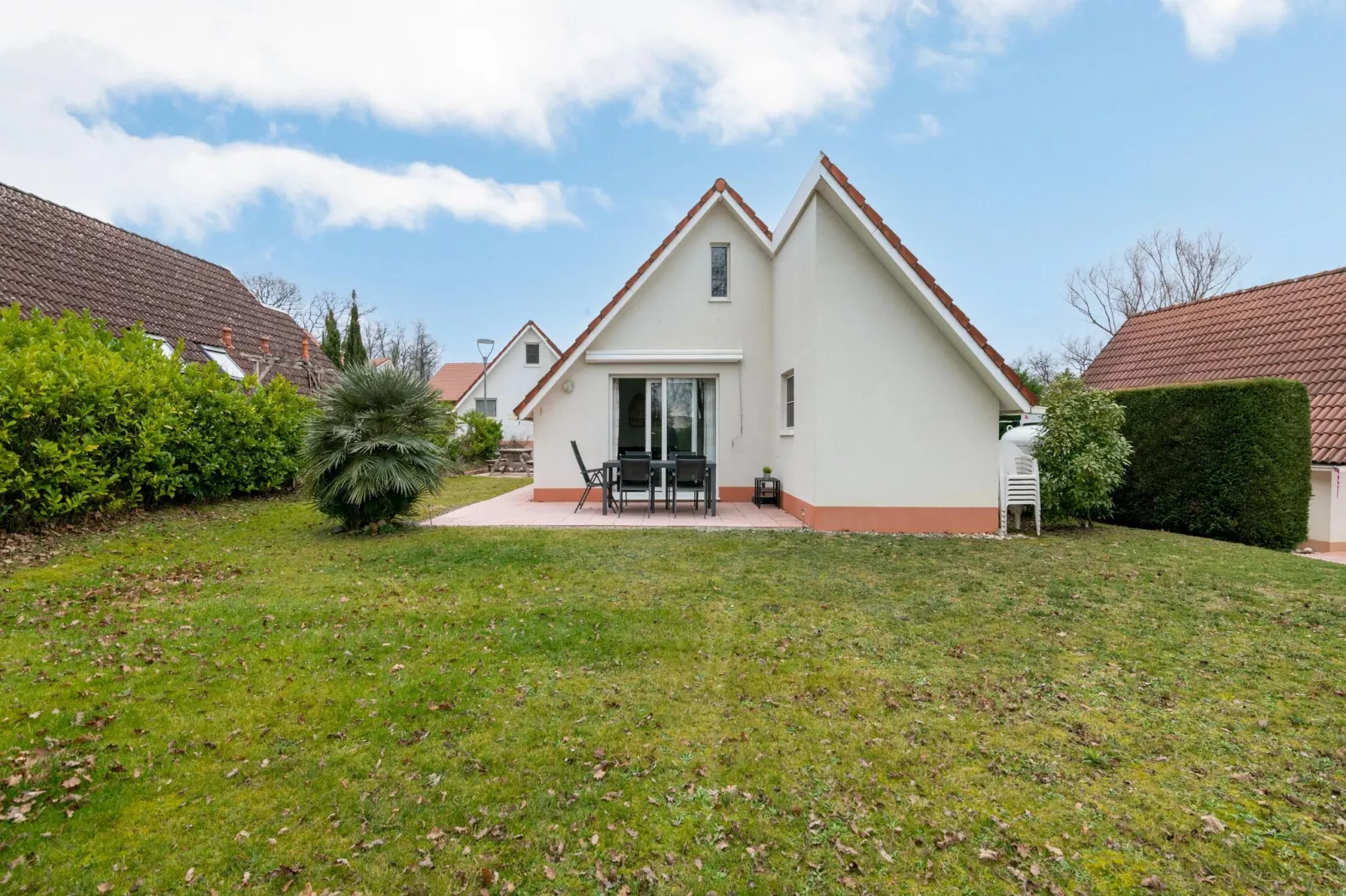 Villa Campagne Chateau Cazalares-Buitenkant zomer